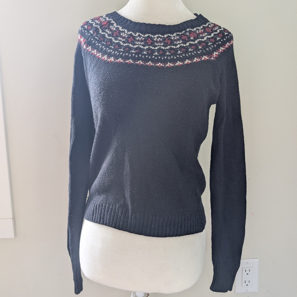 Princess Vera Wang Black and Red Crew Neck Sweater with Nordic Pattern